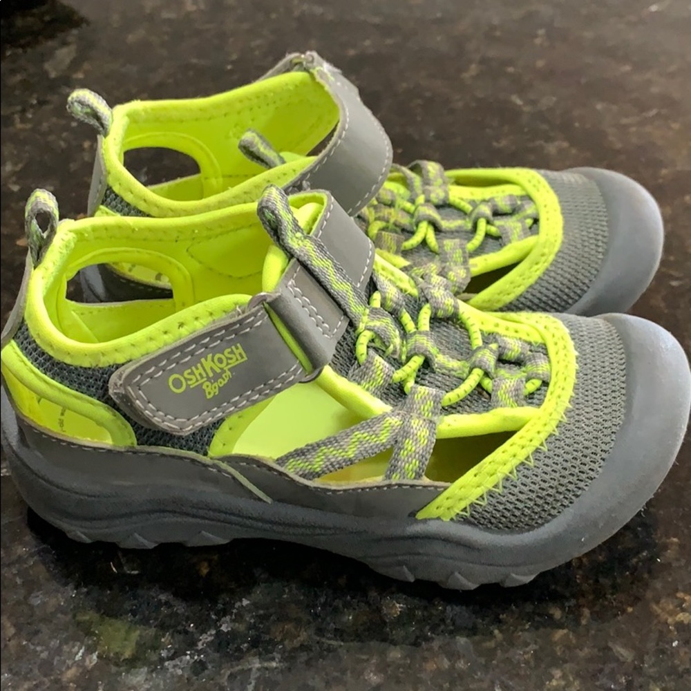 Oshkosh water sandals